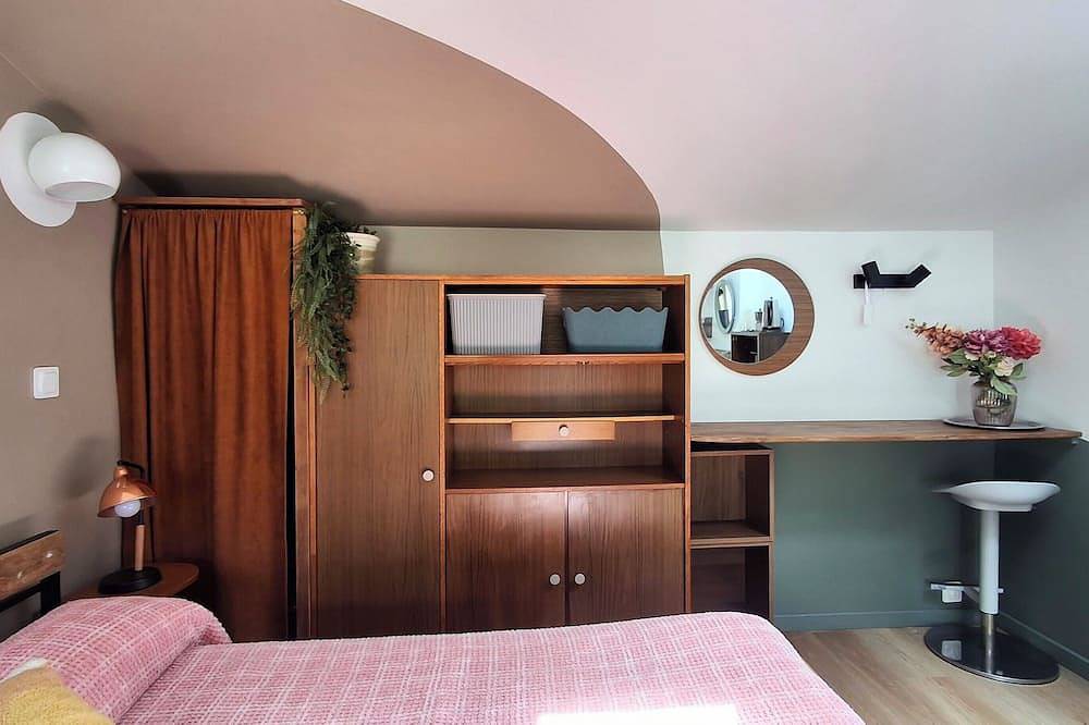 Apartamento entero, Charming studio with exterior in Lagord, 5 minutes from La Rochelle in Lagord, Región de La Rochelle