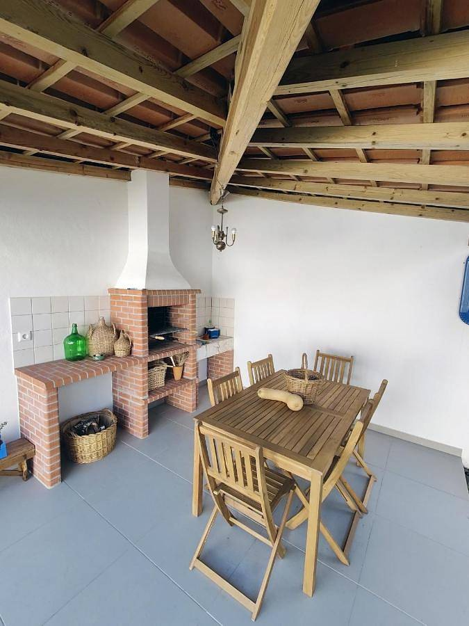 Three-Bedroom House in Carvide, Monte Real