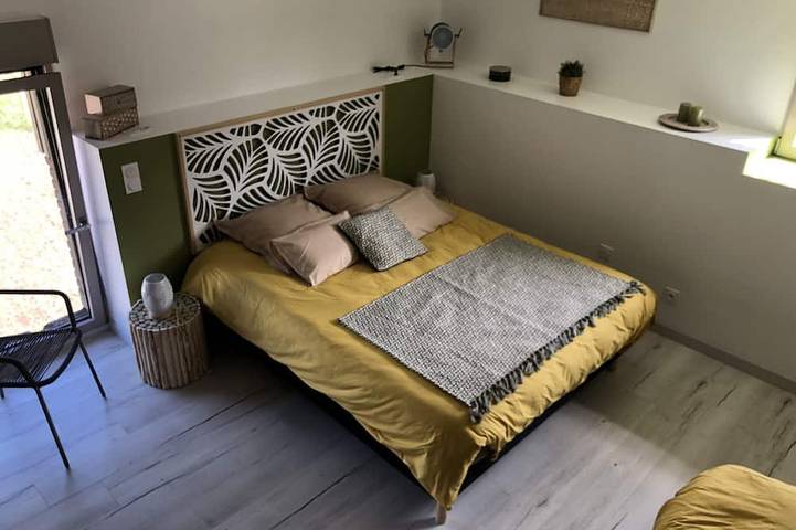 Location de vacances pour 4 personnes, avec sauna ainsi que jacuzzi et jardin à Baguer-Morvan - 3