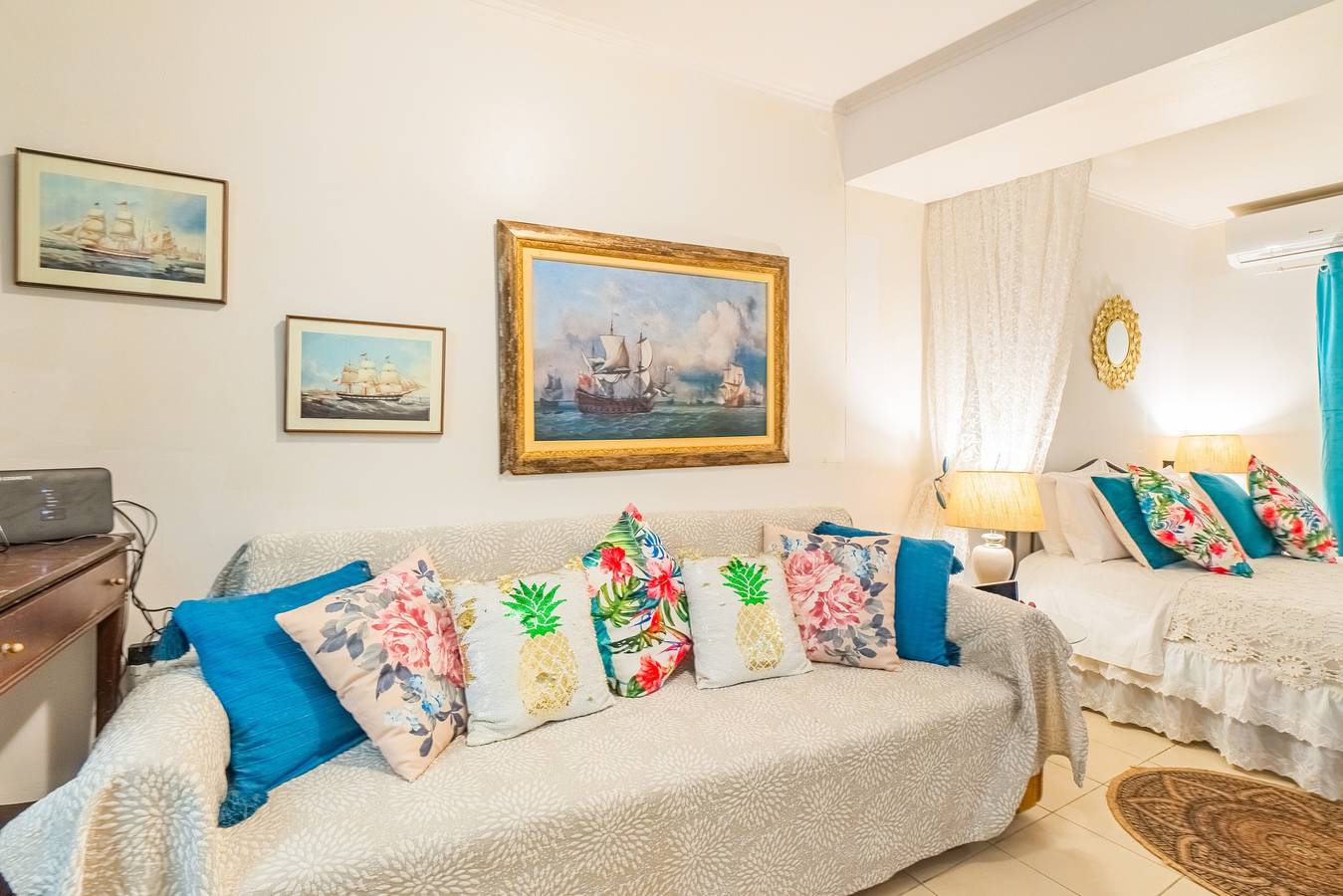 Entire studio, Studio Apartment 'La Belleza' with Private Terrace and Private Garden in Corfu (city), Corfu