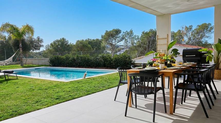 Location de vacances pour 10 personnes, avec jardin ainsi que balcon et piscine, adapté aux familles à Sant Pere de Ribes - 3