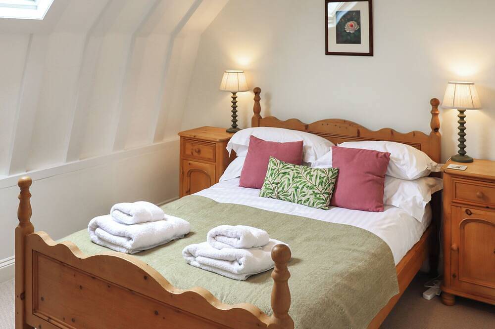 4 bedroom accommodation in Hilmarton, near Calne in Wiltshire