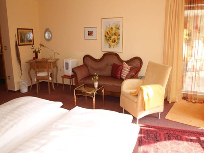 Gästehaus in den Weinbergen - Doppelzimmer 12 qm mit Dusche und Wc, Terrasse in Iphofen, Fränkisches Weinland