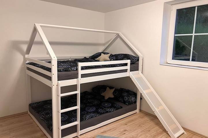Ganze Wohnung, Casa di Licata, Ferienwohnung - 7-Bett-Ferienwohnung Dusche/Wc für 1-11 Personen in Üdersdorf, Vulkaneifel