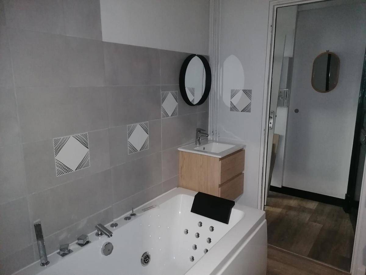 Appartement entier, One-Bedroom Apartment in Tournon-sur-Rhône, Région de Tournon-sur-Rhône