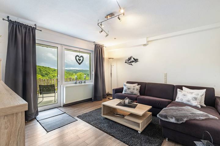 Hütte für 2 Personen, mit Balkon und Garten in Schmallenberg