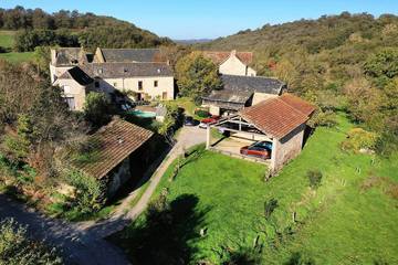 Gîte pour 24 personnes, avec piscine et jardin, animaux acceptés à Sanvensa