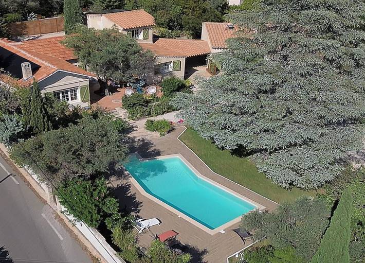 Gîte pour 12 personnes, avec jardin ainsi que terrasse et piscine à la La Ciotat - 3
