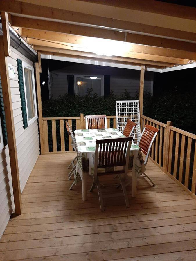 Camping pour 6 personnes, avec piscine et jardin, animaux acceptés à La Roque-d'Anthéron - 2