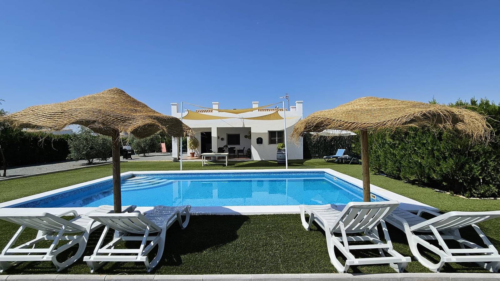 Finca 'Casa Rural The Hope' mit privatem Pool, Wi-Fi und Klimaanlage in Marchena, Sevilla Provinz