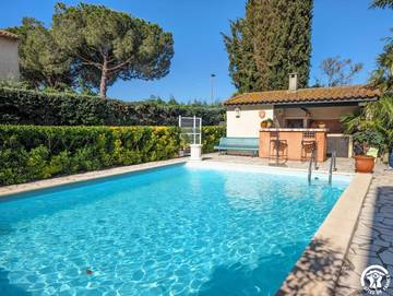 Gîte pour 4 personnes, avec jardin à Vias