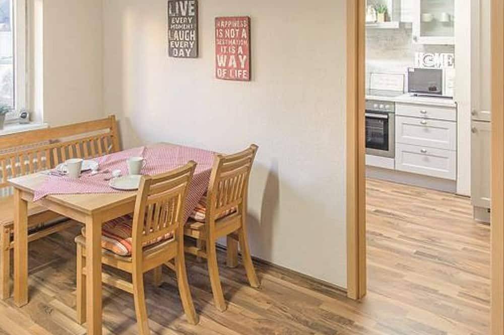 Ganze Wohnung, Ferienwohnung Mira - 2-Bett-Ferienwohnung Dusche/Wc, Balkon in Hillesheim, Vulkaneifel