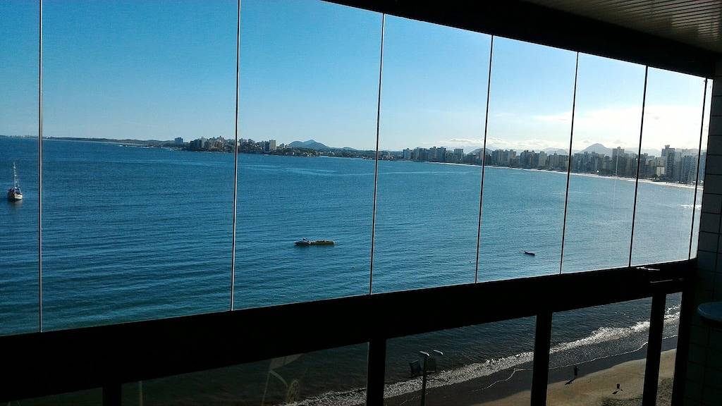 Ed O Mar Prata 03 Bedrooms Beachfront Guarapari with 2 parking spaces in Guarapari, Região Metropolitana da Grande Vitória