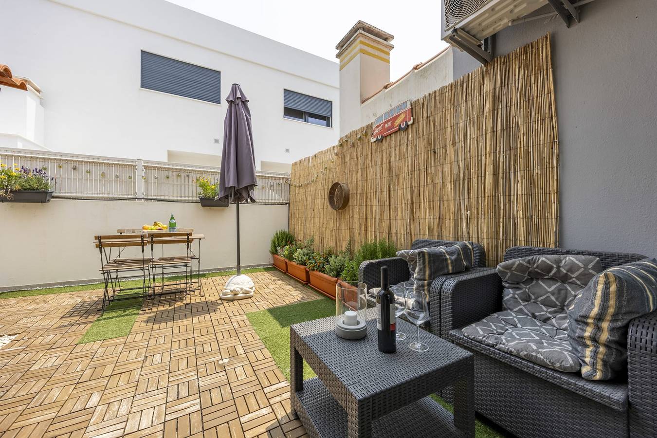 Ganze Wohnung, Ferienwohnung für 4 Personen mit Terrasse in Rogil, Naturpark Südwest-Alentejo und Costa Vicentina