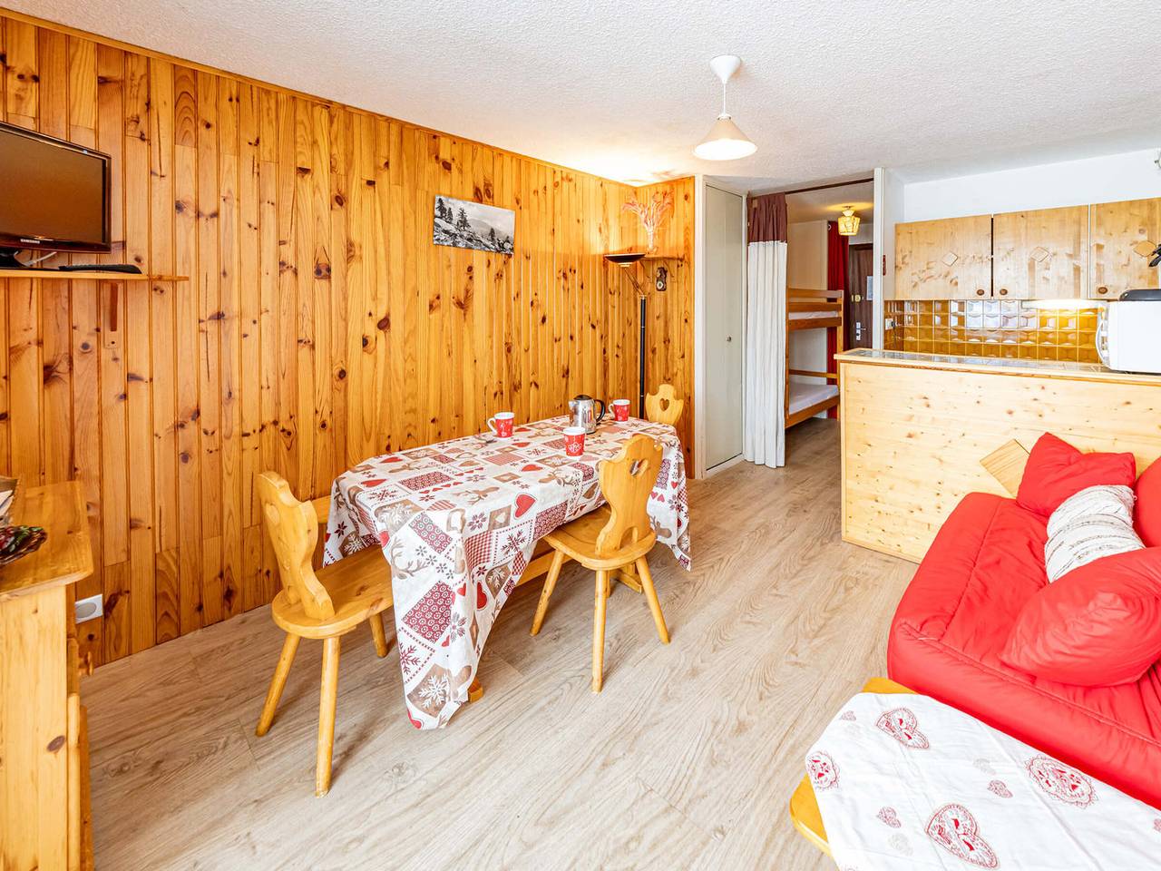 Estudio entero, Cómodo estudio para 4 personas con balcón en Saint-François-Longchamp in Saint-François-Longchamp, Le Grand Domaine