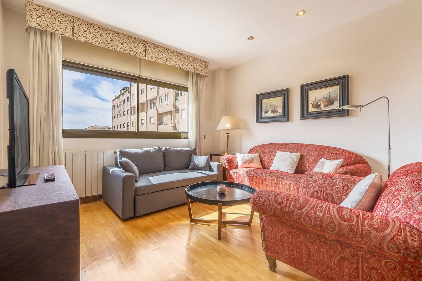 Apartamento entero, Apartamento 'Céntrico, Espacioso con Parking' con Wi-Fi y Aire Acondicionado in Beiro, Granada