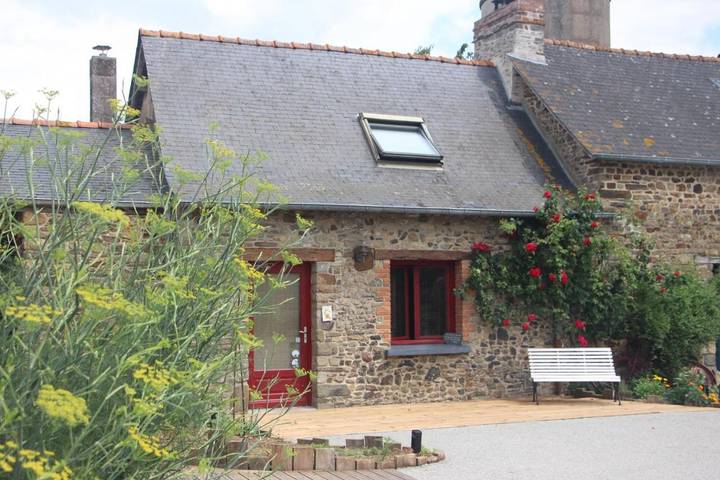 Location de vacances pour 3 personnes, avec jardin et terrasse, animaux acceptés à Bais (Ille-et-Vilaine) - 2