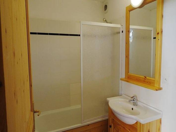 Gîte pour 6 personnes, avec piscine, adapté aux familles à Saint-Jean-d'Arves - 4