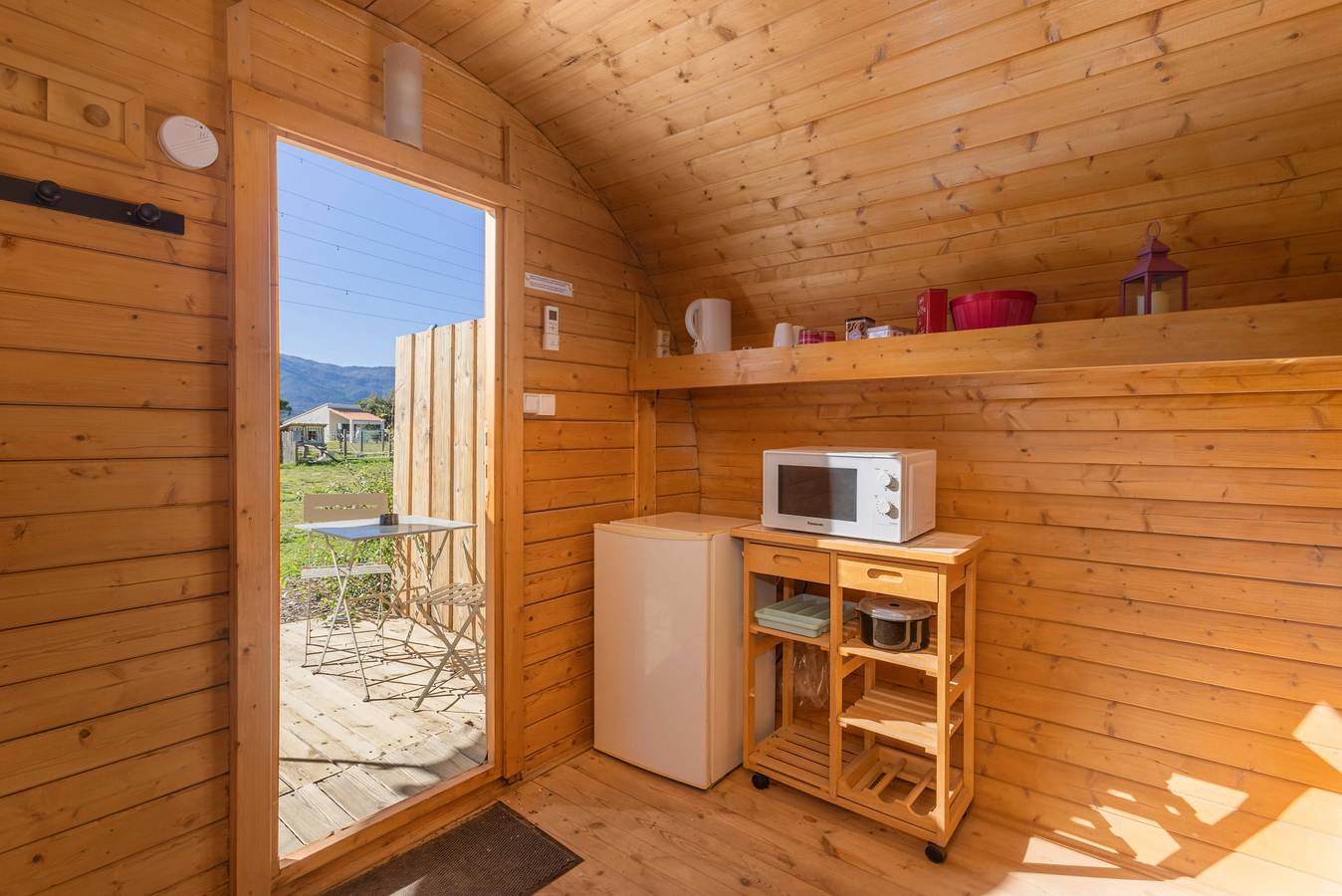 Apartment „Barrel Violet“ mit Bergblick, Wlan und Klimaanlage in La Côte Vermeille, Saint-André
