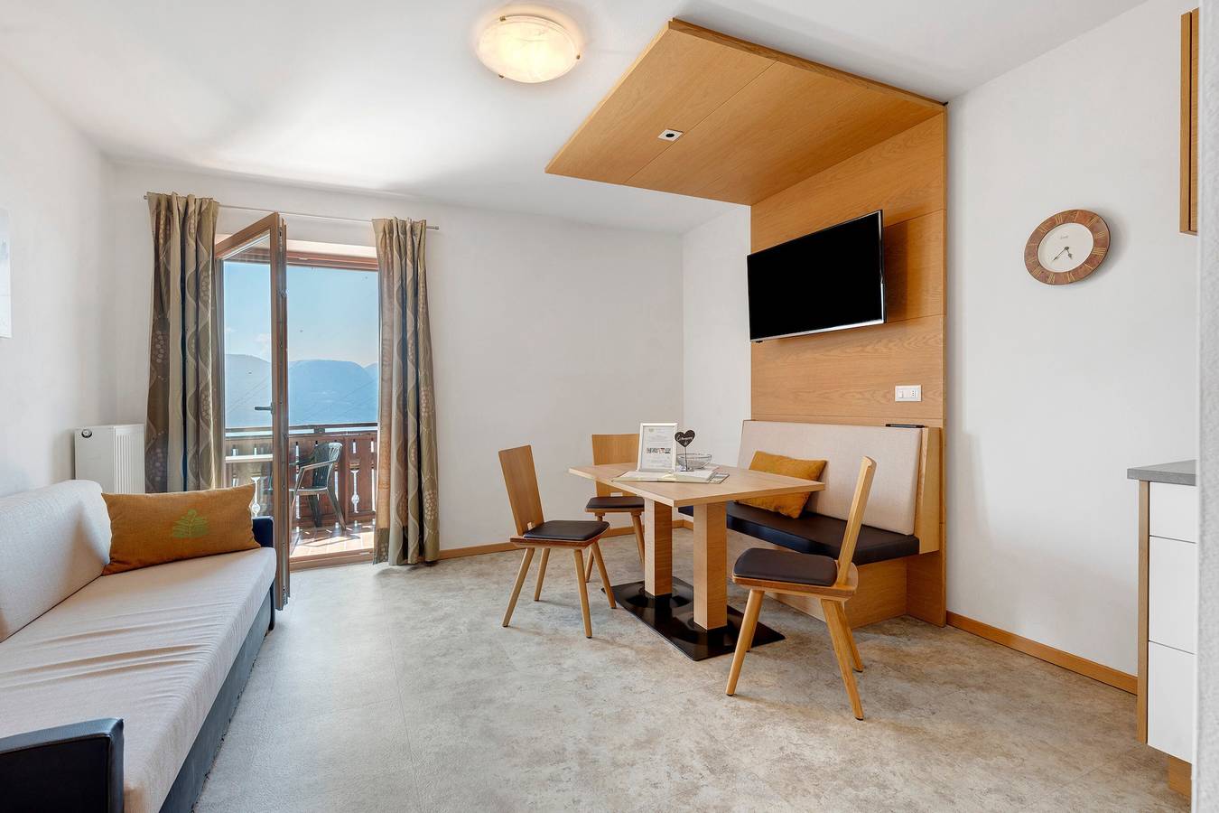 Ganze Wohnung, Apartment 'Economy' mit Ausblick in Dorf Tirol, Passeiertal