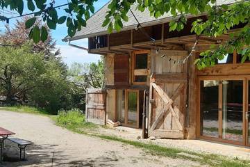 Gîte pour 9 personnes, avec jardin à Merlas