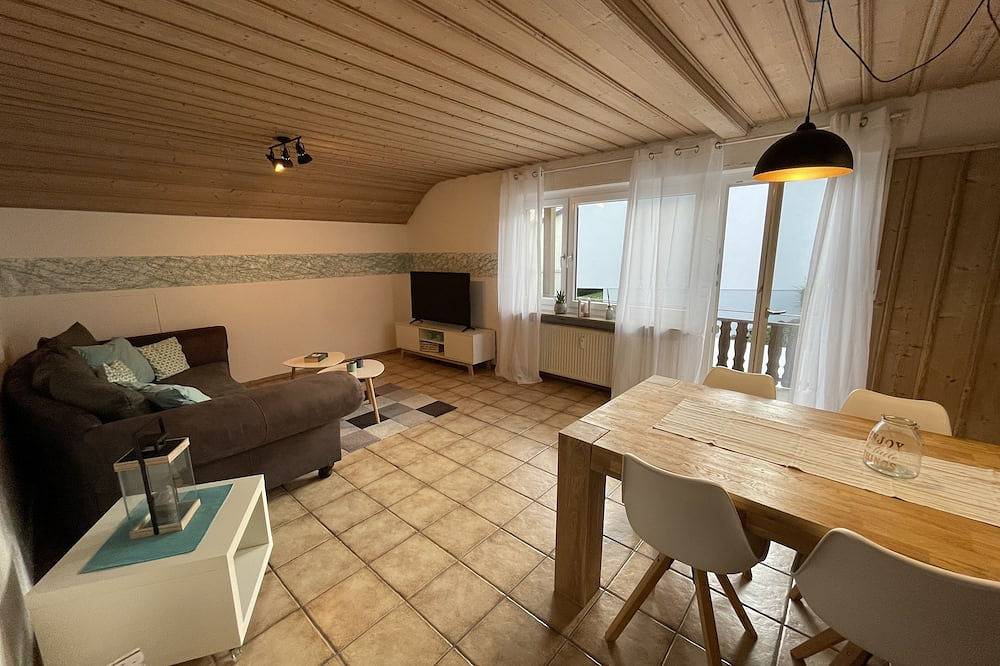 Ganze Wohnung, Sommer im Hegau - schöne, neue Ferienwohnung am Heilsberg in Gottmadingen, Hegau