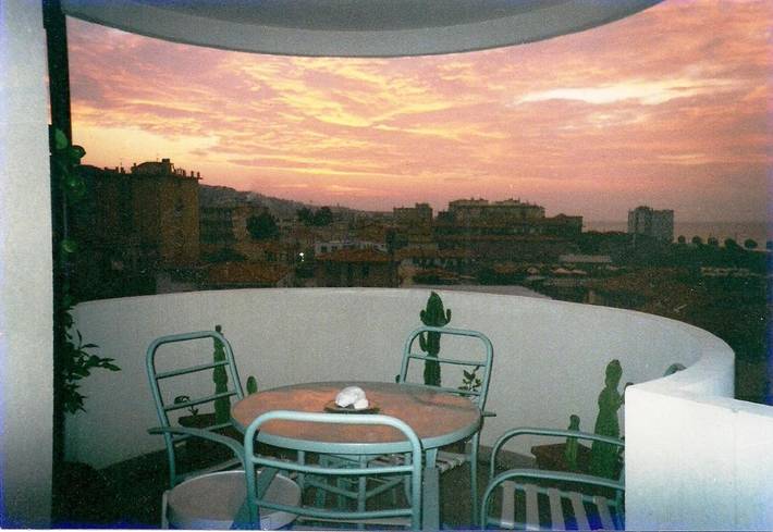 Gîte pour 6 personnes, avec Balcon ainsi que Terrasse et Vue à Vallecrosia