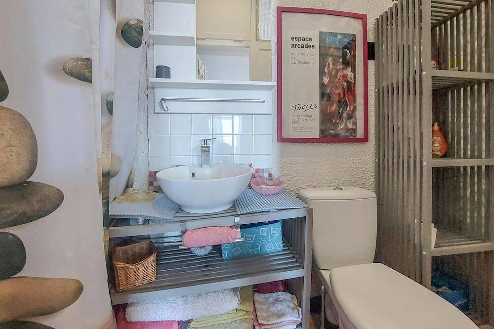 Apartamento entero, Awesome apartment in saint-étienne with Wifi in Saint-Étienne, Parque Natural Regional de Pilat