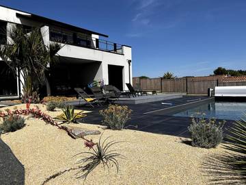 Cottage pour 8 personnes, avec vue ainsi que jardin et piscine dans Plage de La Parée