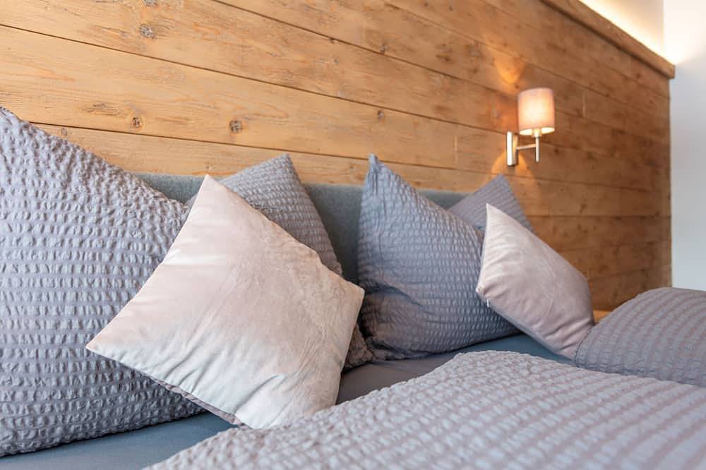 Ganze Wohnung, Stilvoll eingerichtetes Appartement (80 qm) für bis zu 6 Personen mit großem Sonnenbalkon in Unken, Pinzgau