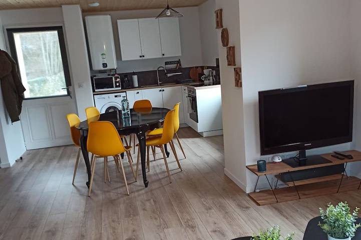 Maison de vacances pour 8 personnes, avec terrasse et jardin, animaux acceptés