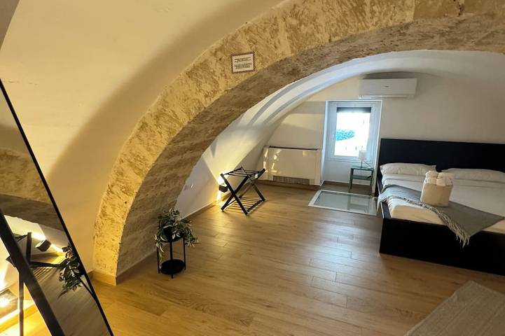 Ganze Wohnung, 100 qm Terrasse & 5min fußläufig zur Altstadt & in die Einkaufsstraße in Bari, Bari Provinz