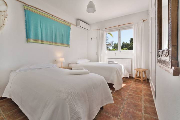 Schöne Villa für 6 Personen mit großem Pool, Meer- und Sonnenuntergangsblick in den Hügeln von San Jose in San José (Ibiza), Sant Josep de sa Talaia