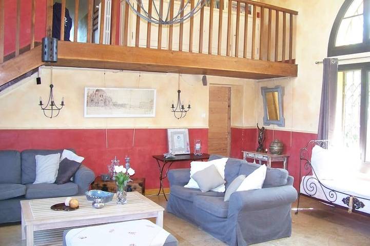 Location de vacances pour 8 personnes, avec terrasse et jardin à Pourcieux - 4