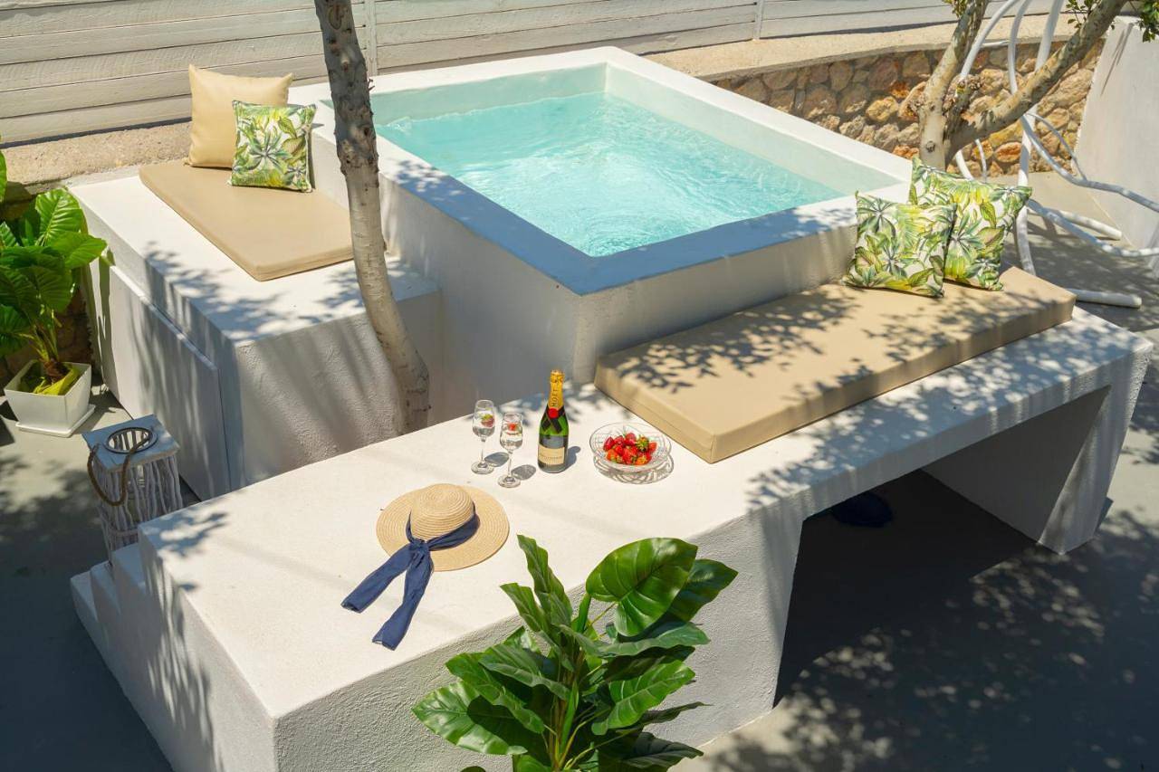 Appartement entier, Loukas & Emma Eco Houses in Plage d'Perivolos, Perissa