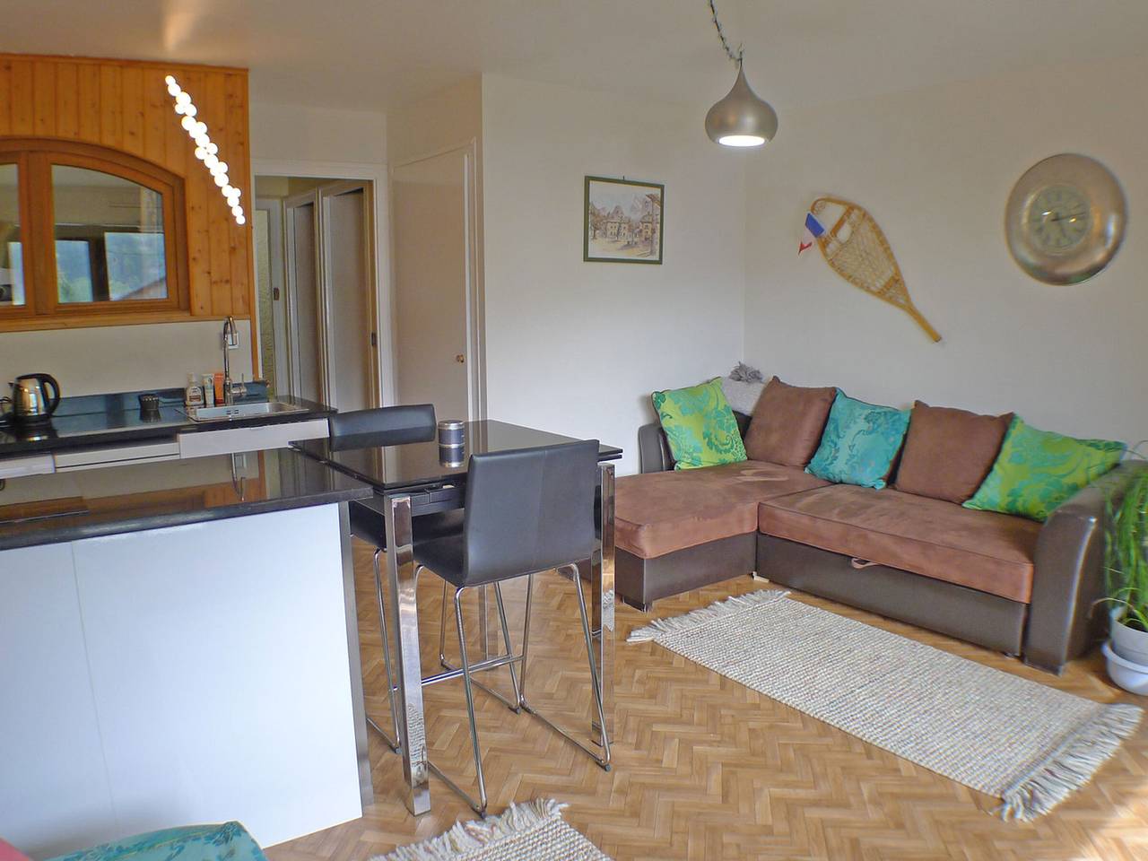 Studio entier, Studio lumineux pour 4 pers, animaux admis, wifi inclus, au centre de Samoëns in Samoëns, Région de Bonneville