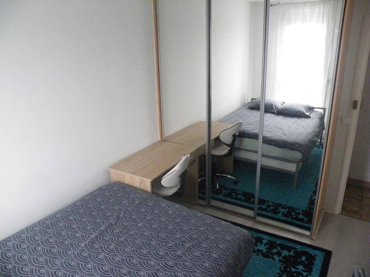 Appartement entier, Two-Bedroom Apartment in Le Mée-sur-Seine, Seine-et-Marne
