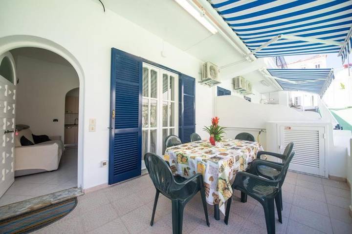 Gîte pour 6 personnes, avec balcon dans Ischia Porto - 2