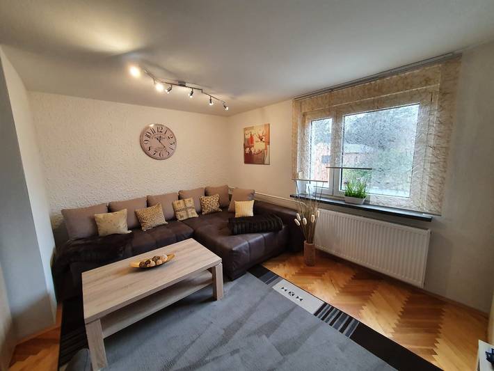Apartamento entero, Apartamento 'Bergblick' con jardín compartido, balcón y Wi-Fi in Hohndorf, Chemnitz (region)