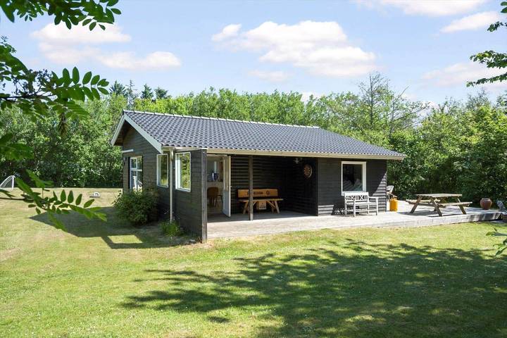 Ferienhaus für 8 Personen, mit Terrasse und Pool in Knud Strand