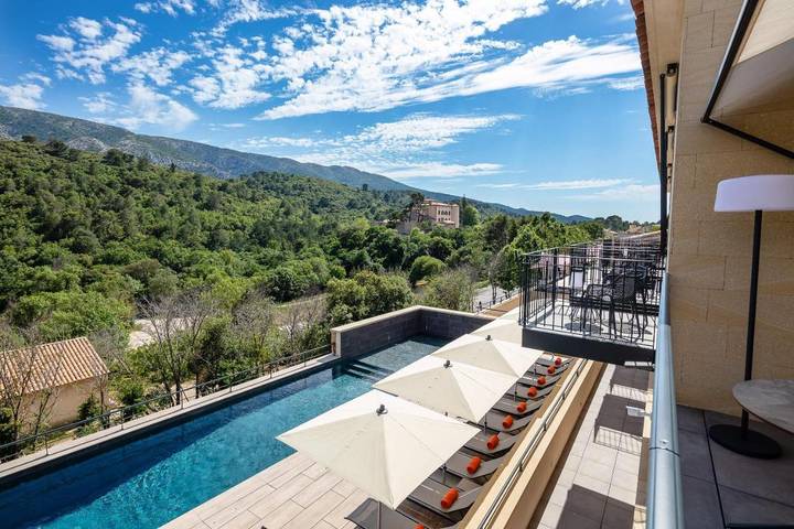 Hôtel pour 2 personnes, avec piscine et balcon