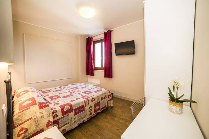 Gîte pour 5 personnes, avec piscine ainsi que jacuzzi et jardin à Cupra Marittima - 2