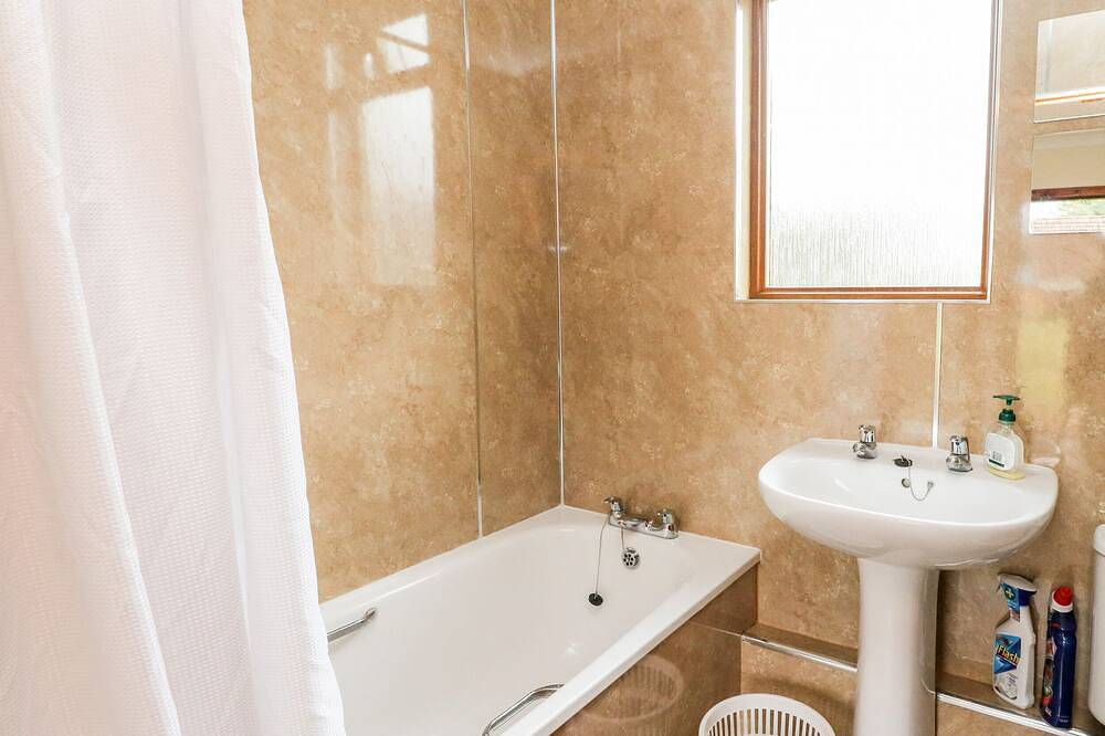 Glen Pean, family friendly, with a garden in Fort William in Nevis Range, Fort William