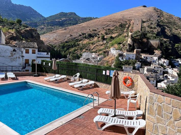 Escapadas de fin de semana para 4 personas, con Balcón y Jacuzzi además de Piscina y Vistas en Cazorla