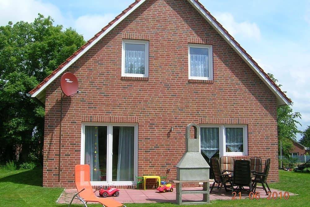 Freistehendes Haus  mit großem Garten und Spielplatz, bis 8P, zur Nordsee 2km in Campen, Krummhörn