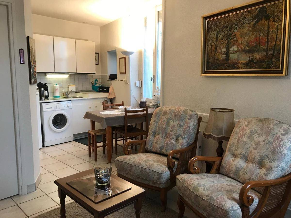 Appartement entier, Two-Bedroom Apartment in Pouilly-sous-Charlieu, Région de Roanne