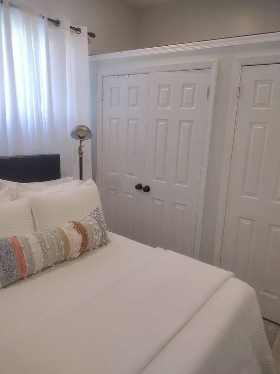 Ganze Wohnung, Private, Quiet 1 Bedroom in Amityville in North Amityville, Suffolk County