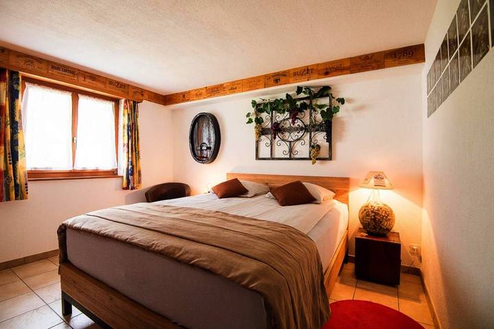 Hôtel pour 2 personnes, avec Terrasse ainsi que Jardin et Vue à Vernayaz