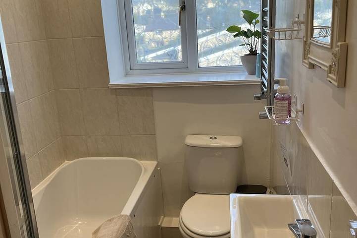Bakewell One Bedroom Cottage In A Peaceful Location With Parking Space. in Bakewell, Derbyshire