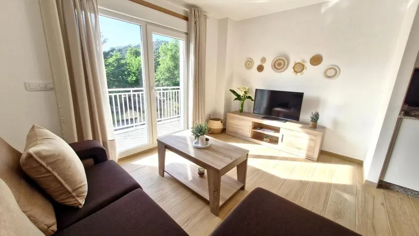 Aparthotel para 3 personas, con jardín y vistas - 1